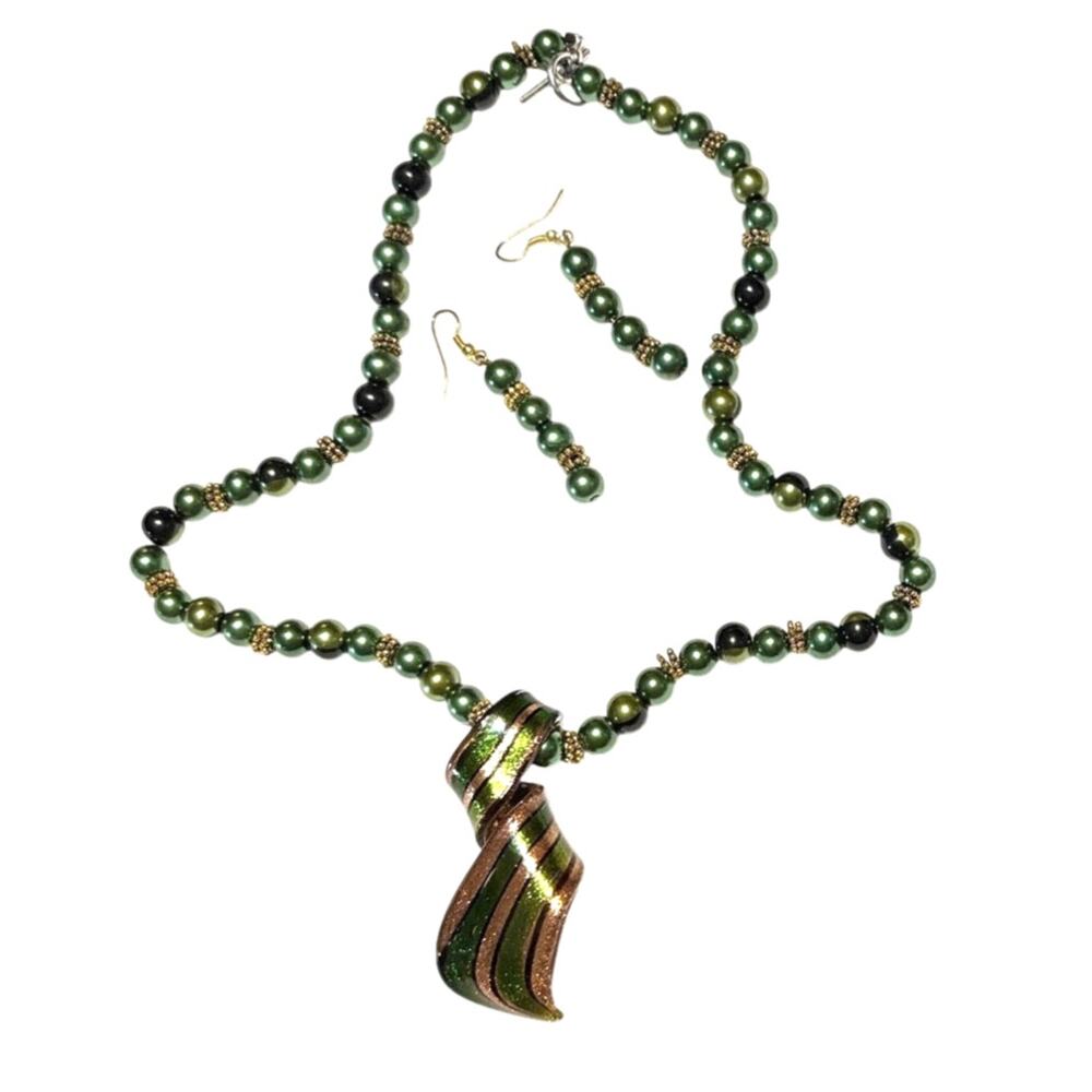 Murano Style Art Glass Pendant Necklace & Earrings Set Green Gold Beads